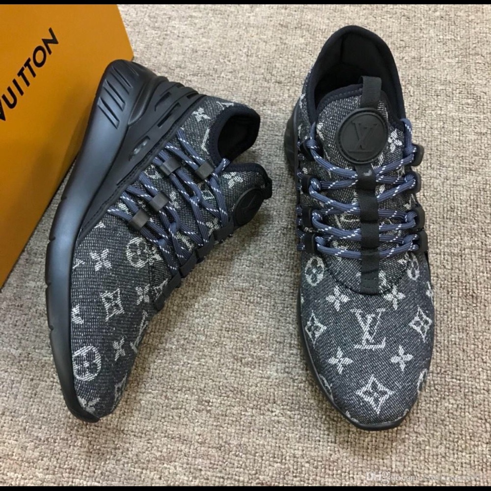 Shoes - Picture 4 of 4
